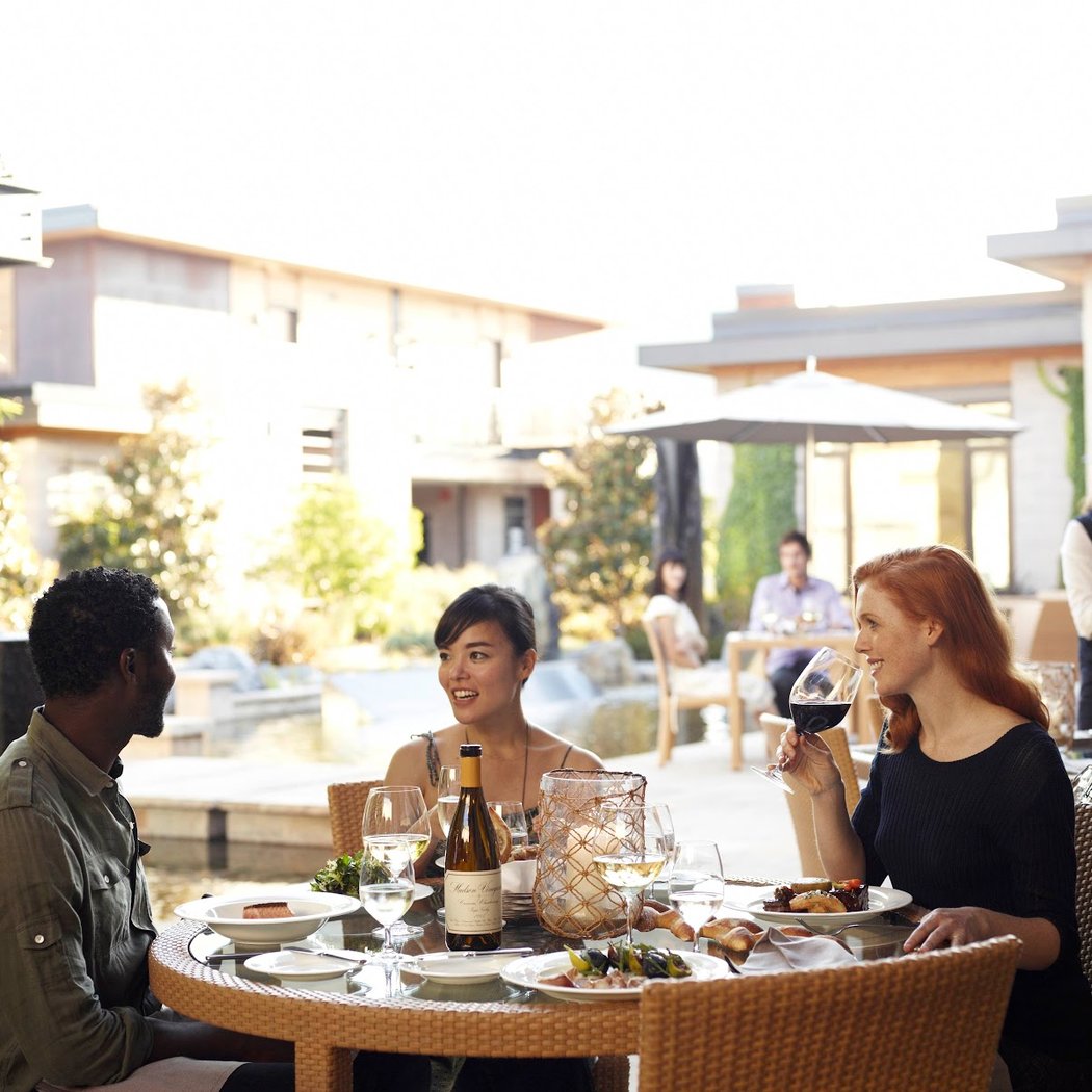 Lucy Restaurant & Bar 1