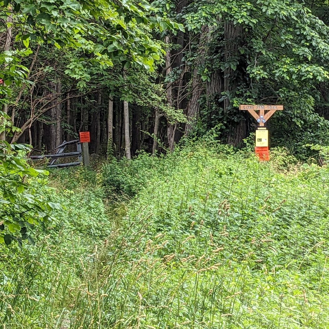 Lonestar trailhead and parking 2