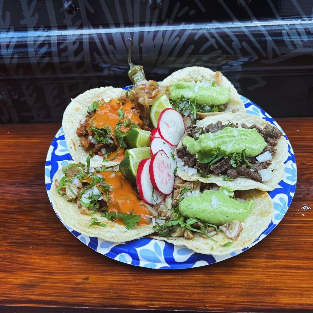 Barrera’s Taqueria Taco Truck 1