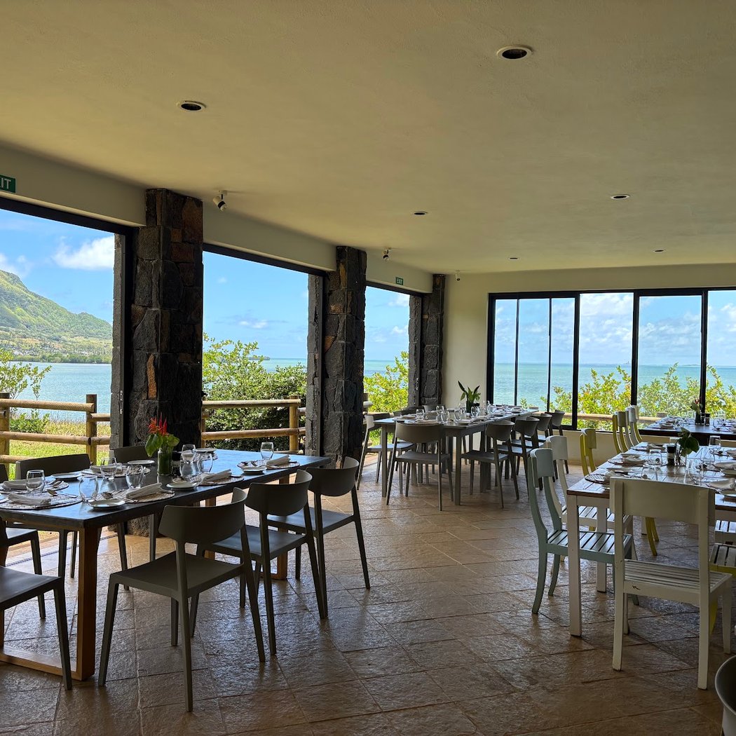 Ferney Falaise Rouge Restaurant 2