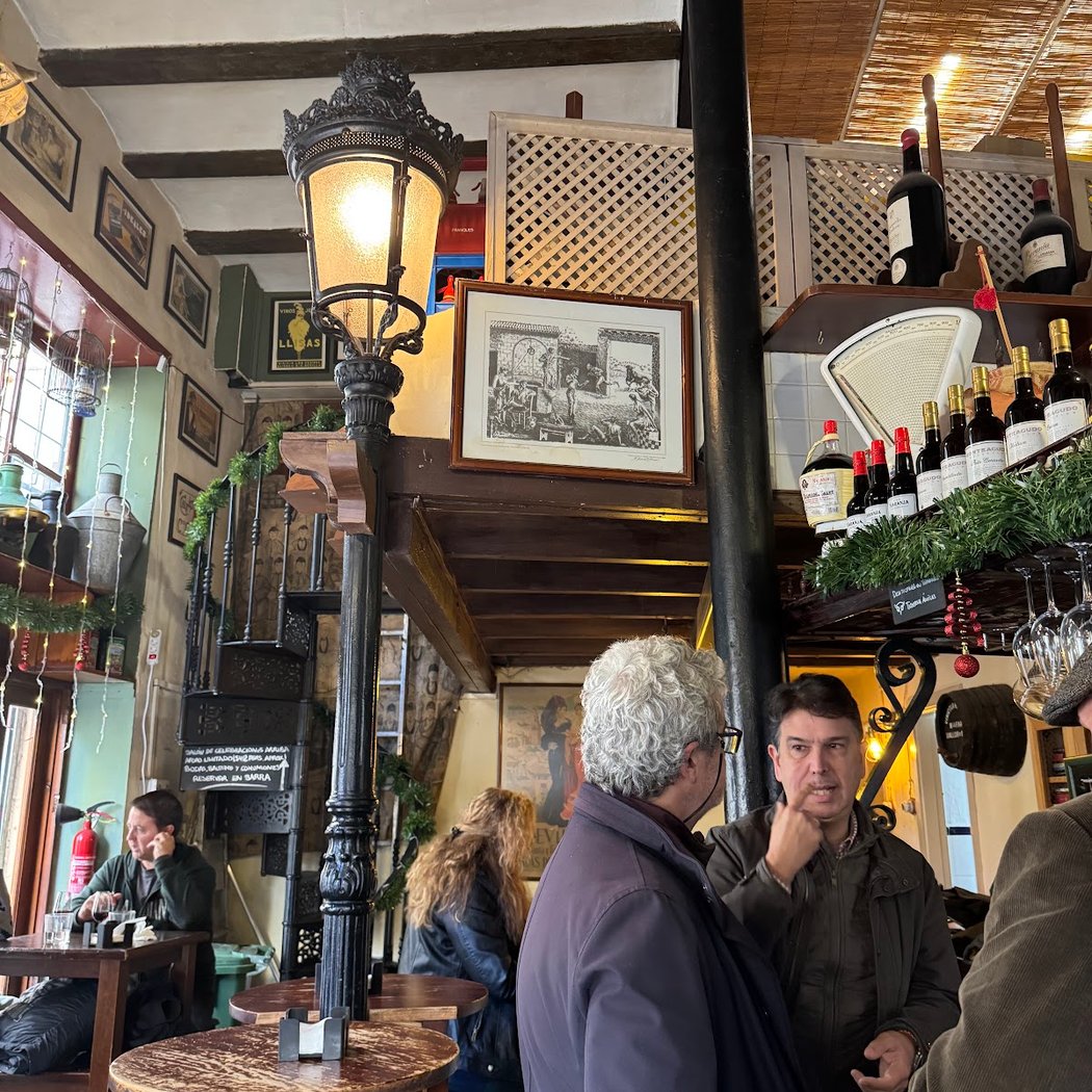 Taberna Águilas 3