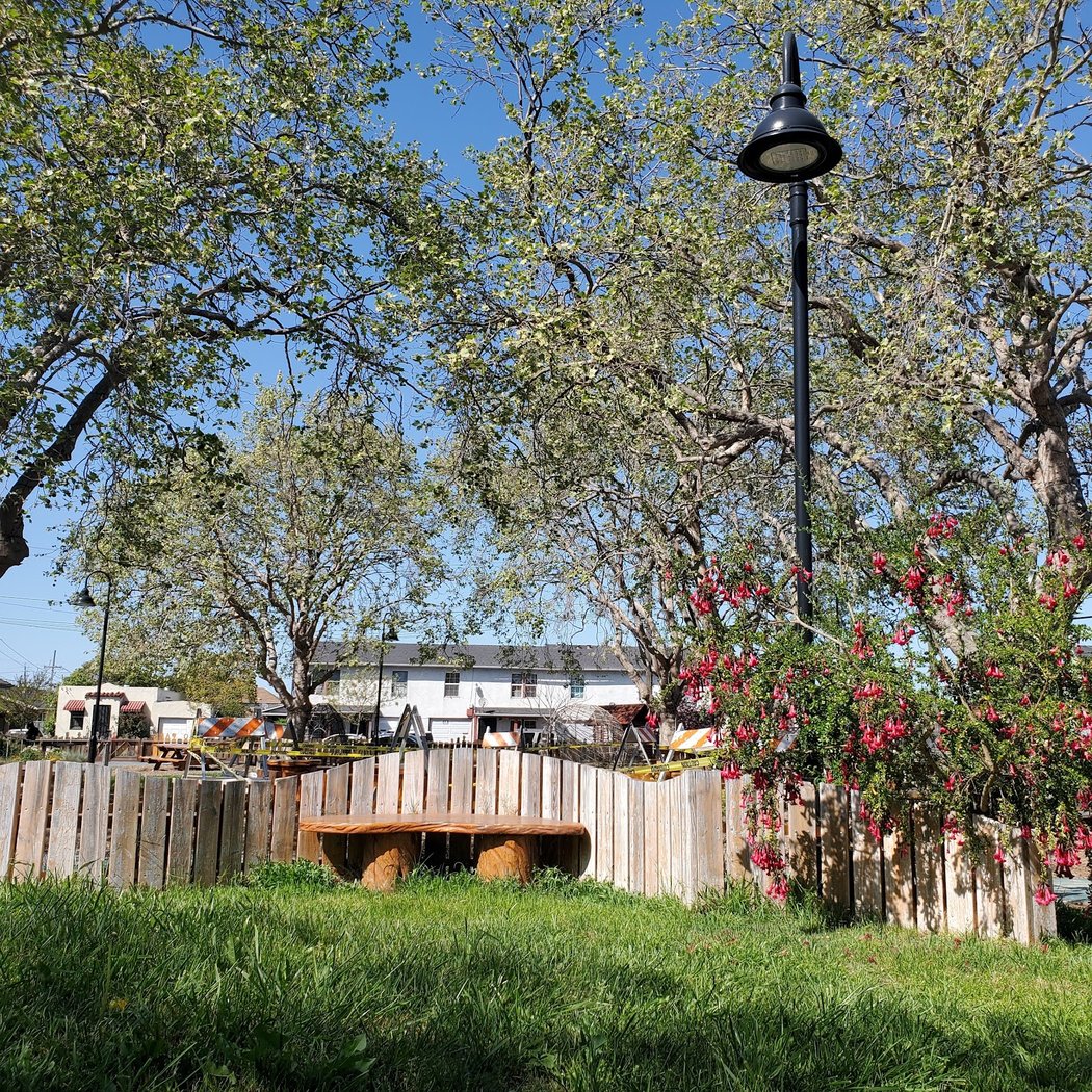 Pogo Park #1 - Elm Playlot 1
