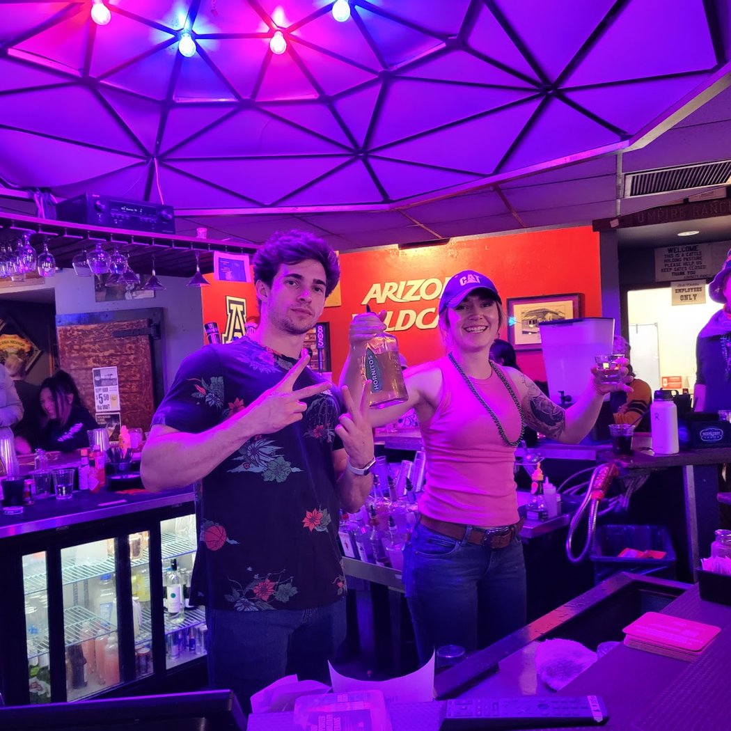 Bob Dobb's Bar & Grill 3