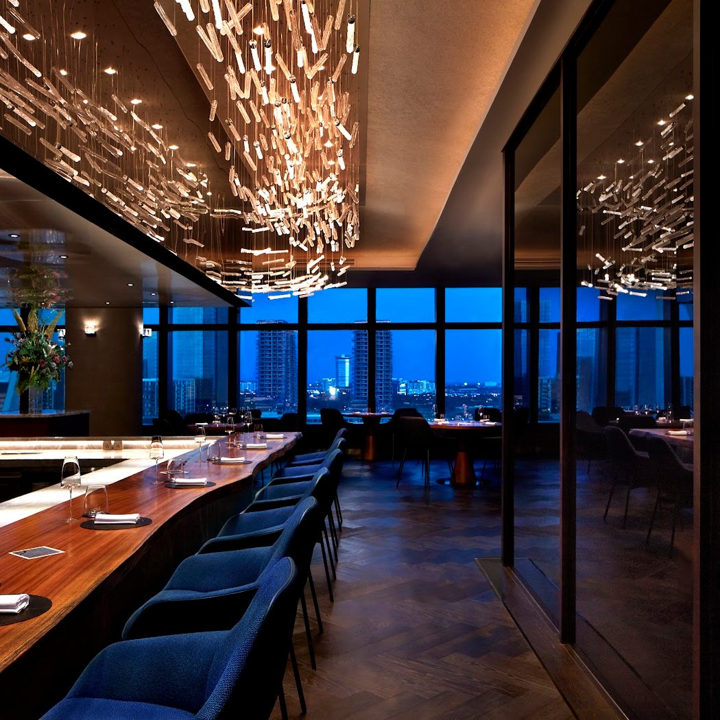 AKUNA Restaurant 2