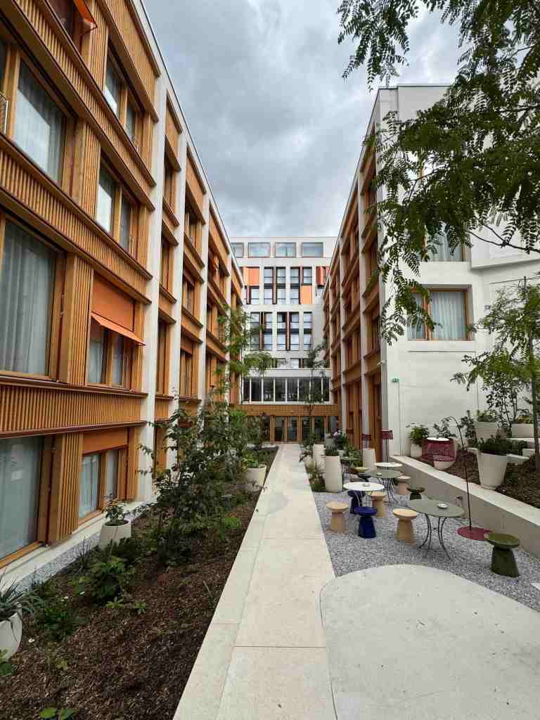 Tribe Table Clichy 2