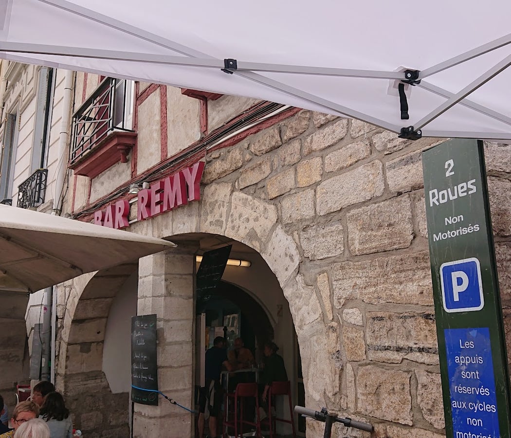 Bar Remy 2