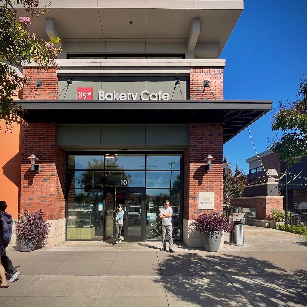 85°C Bakery Cafe - Pleasanton 3