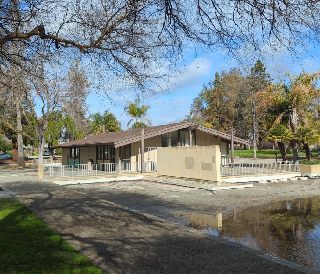 Reception Center | Las Palmas Park 3