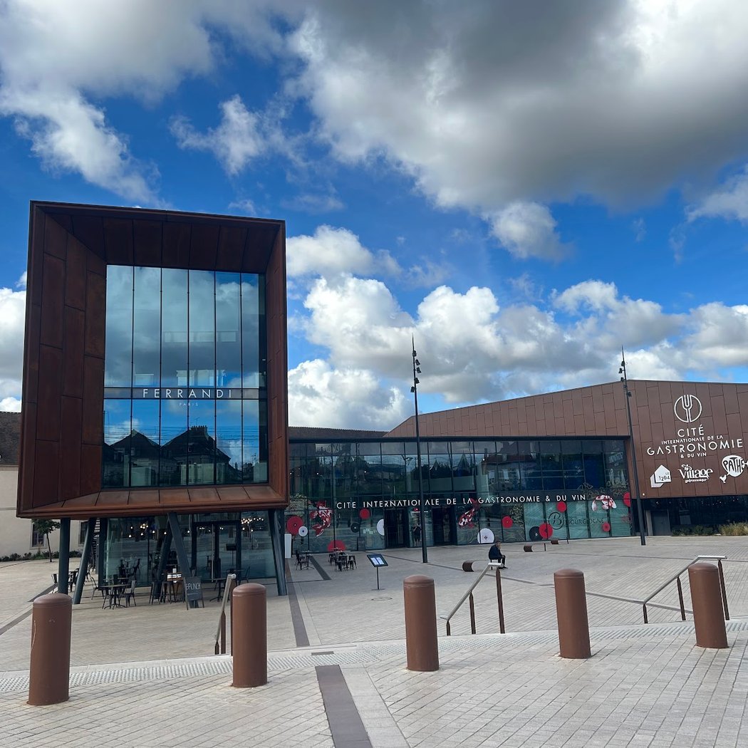Cité Internationale de la Gastronomie et du Vin 3