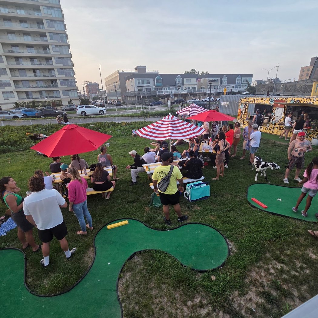 Putt Hut 3