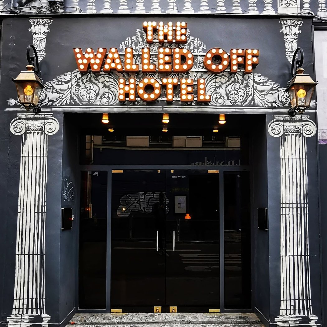 The Walled Off Hotel Paris 2