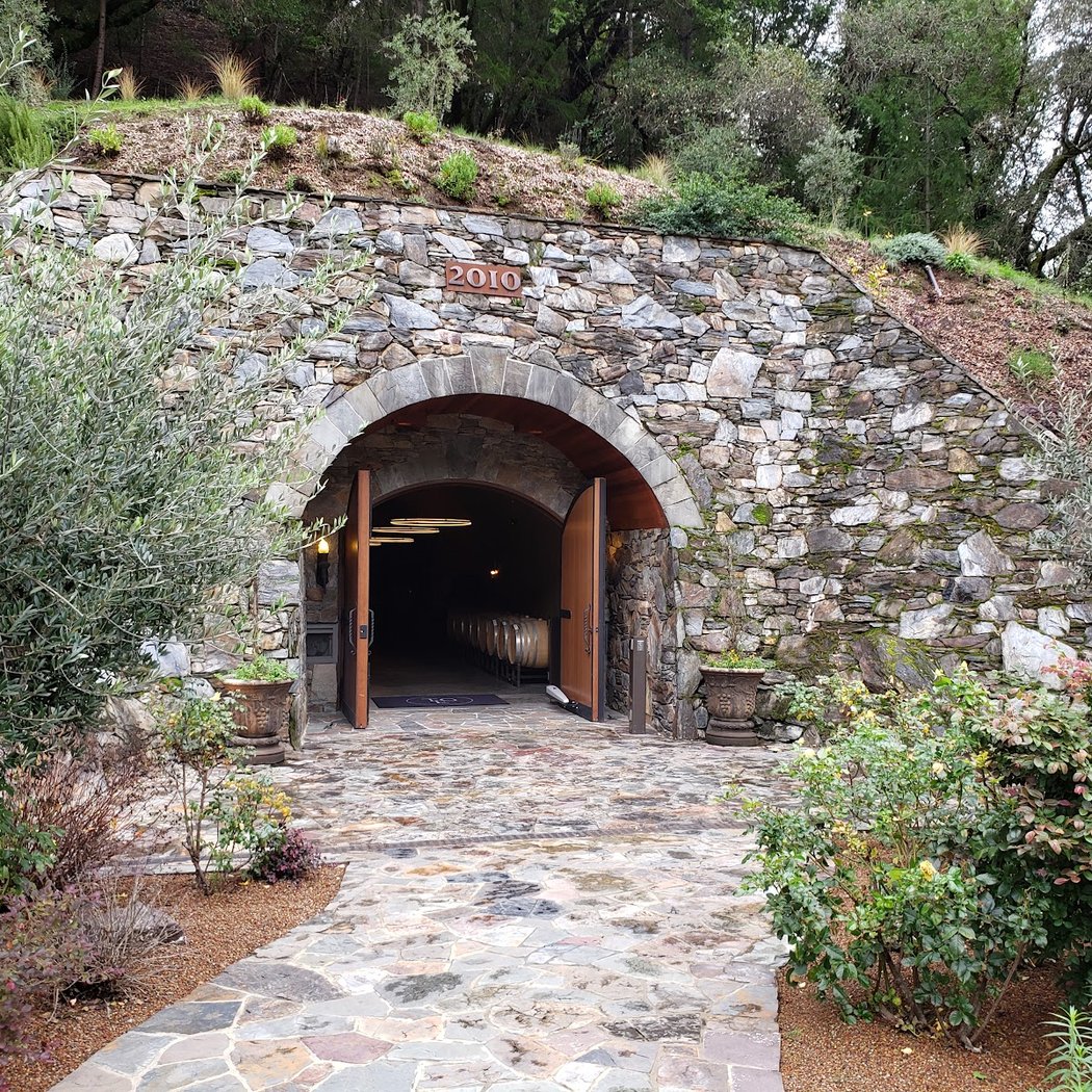 Thomas George Estates 4