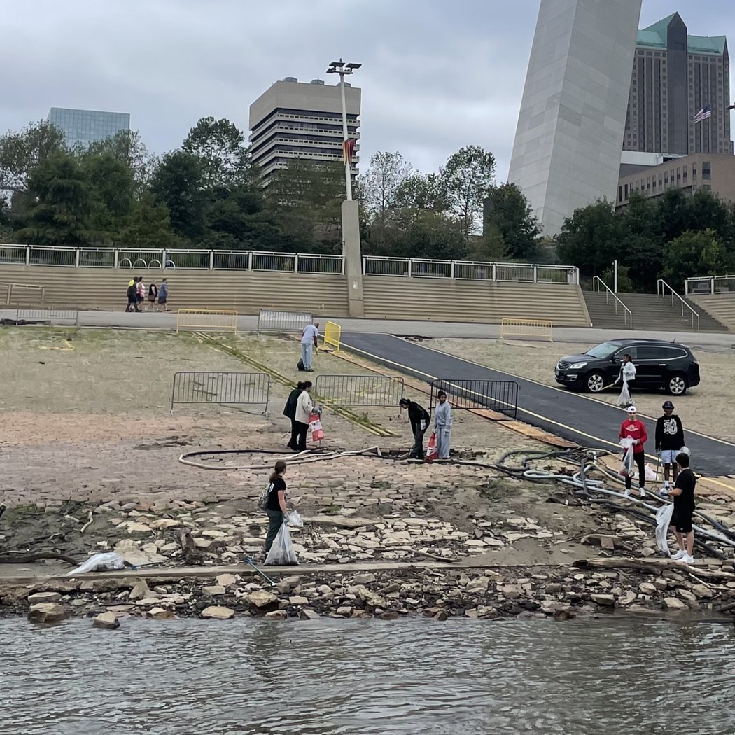 Arch Riverfront Cleanup 1