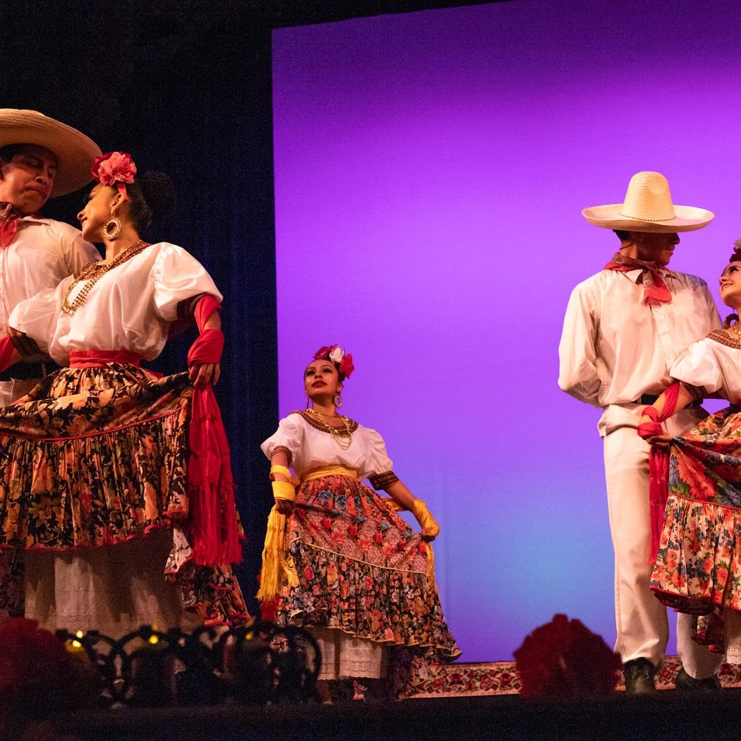 Ballet Folklorico Mexicano De Carlos Moreno 2