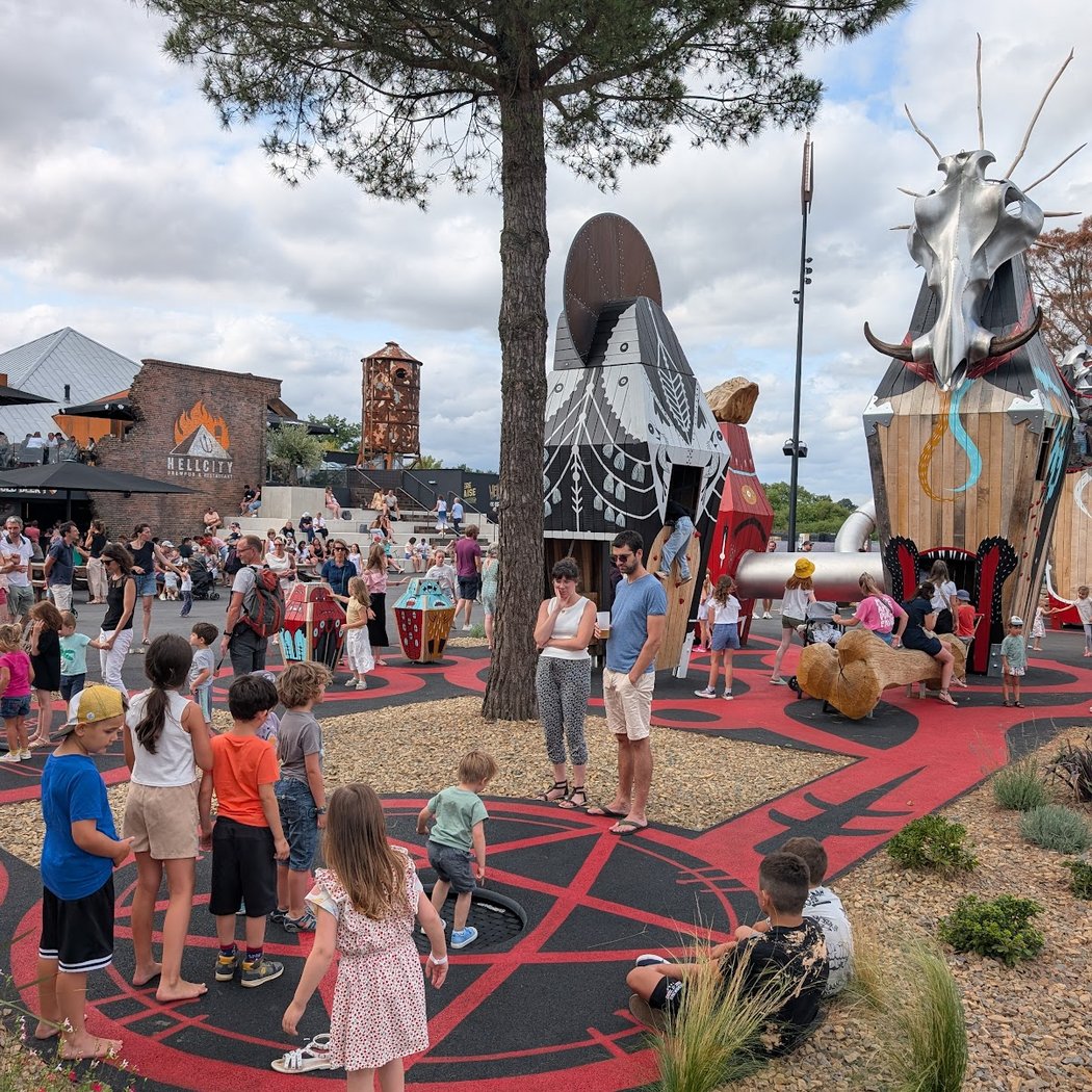 Hellcity Kids Playground - Aire de jeux pour enfants 3