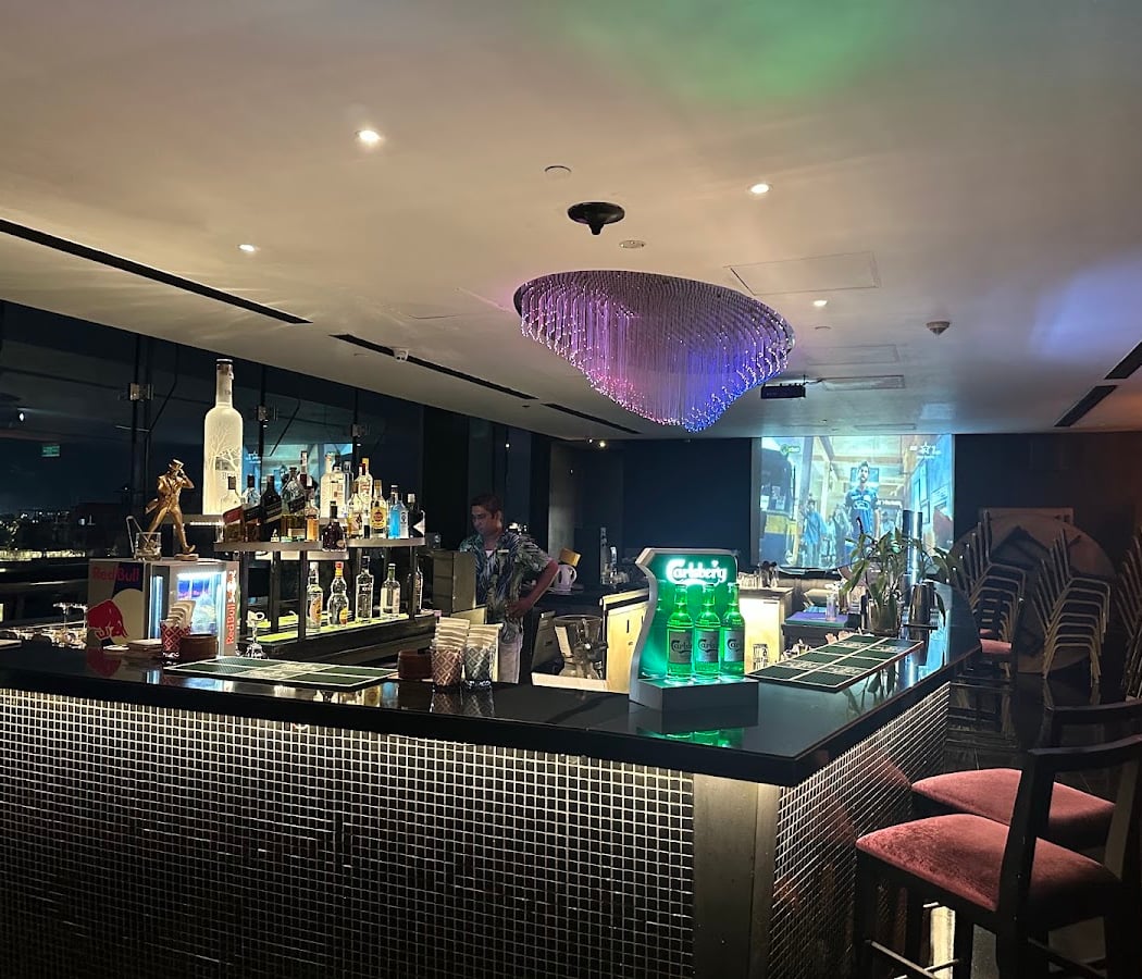 ON14 Rooftop Lounge & Bar 3