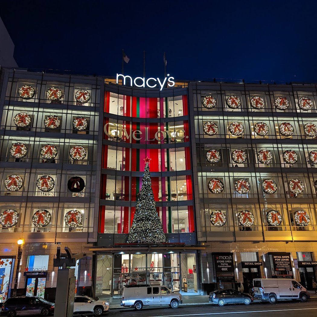 Macy’s Tree Lighting 4