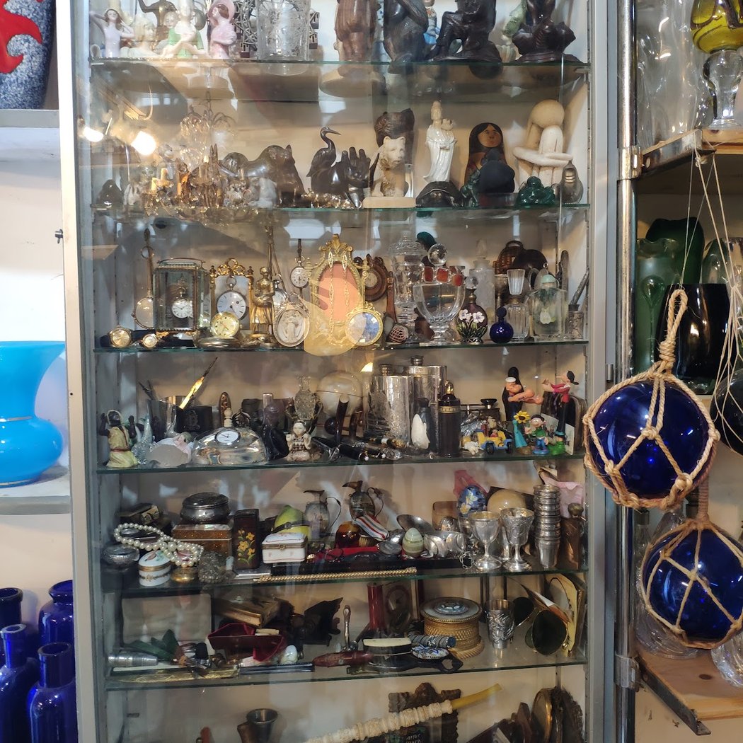 Flea Market & Antiques 1