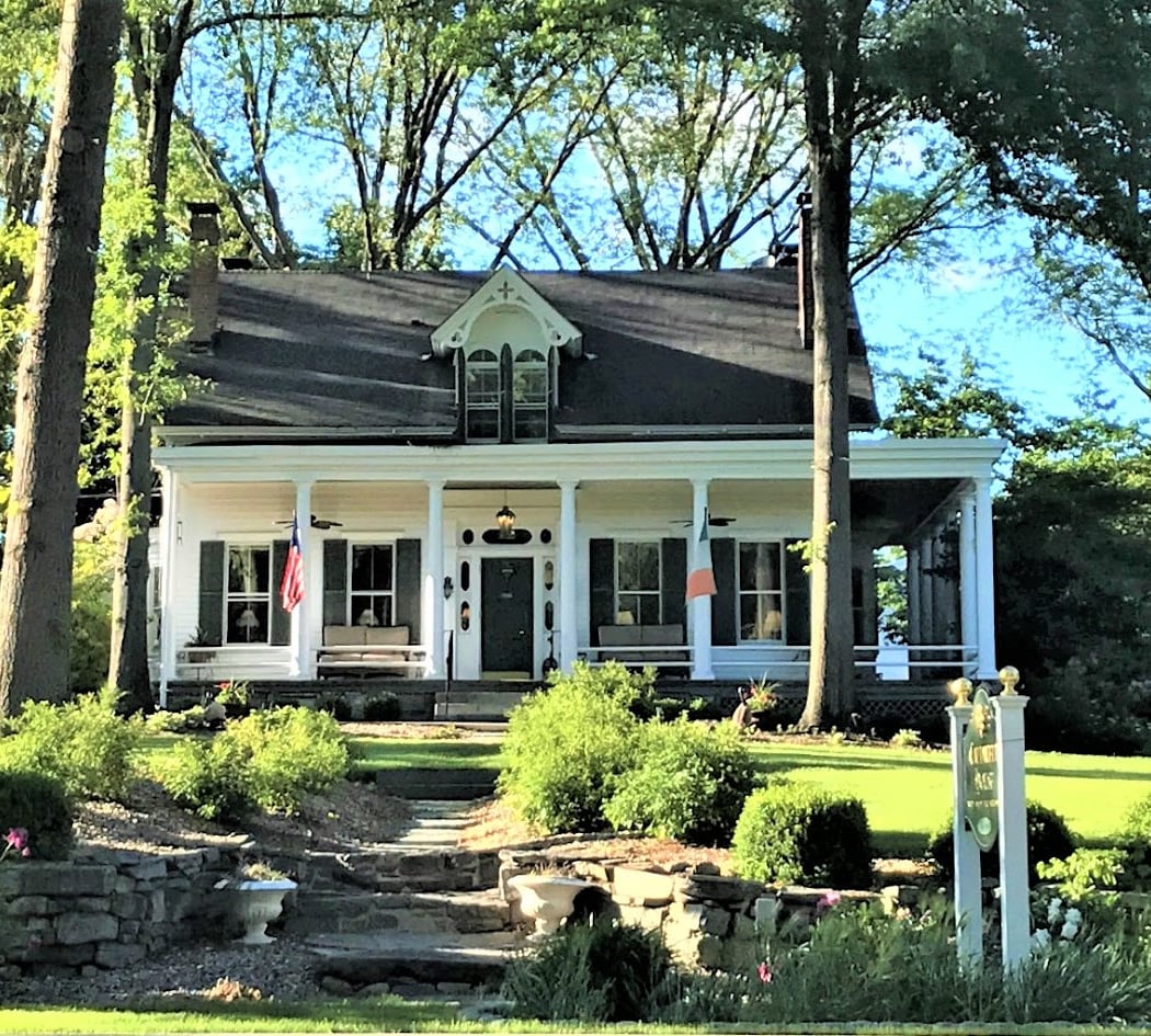 Caldwell House Bed and Breakfast 2