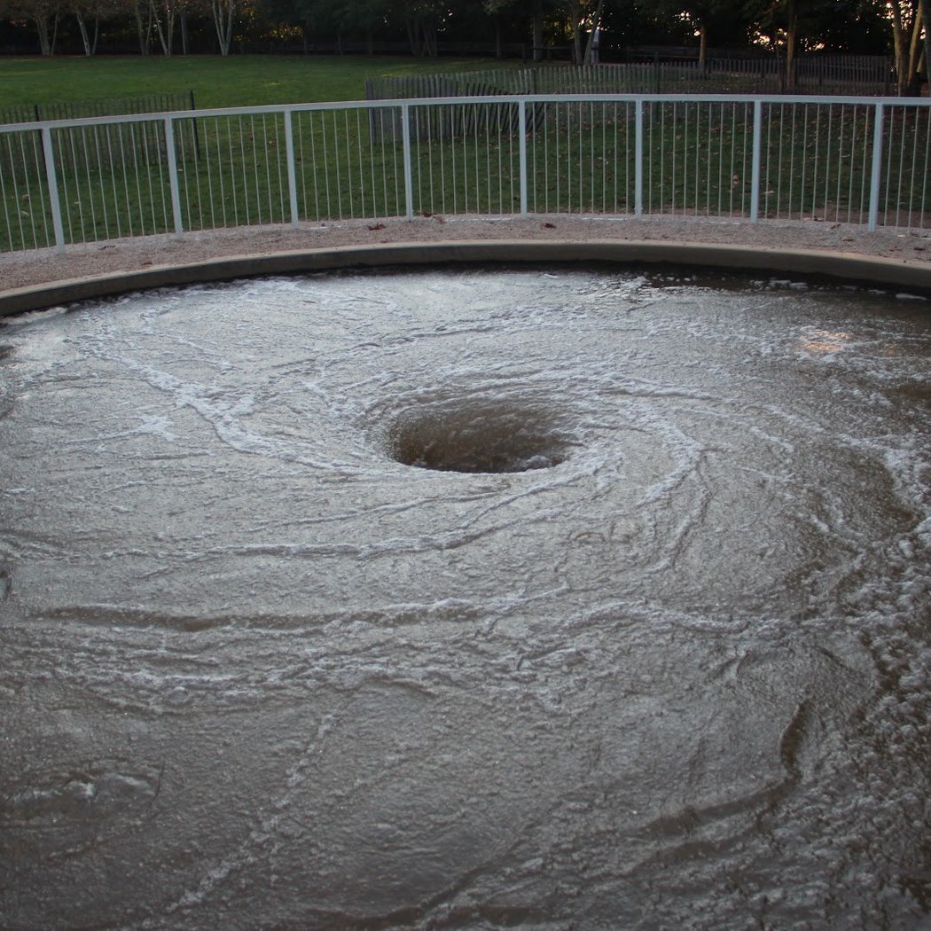 Anish Kapoor Descension 1