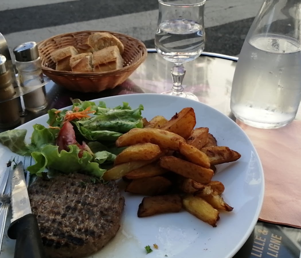 The Modern Bar Cafe Restaurant 3