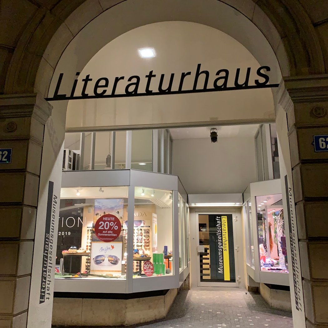 Literaturhaus + Bibliothek + Lesesaal 3