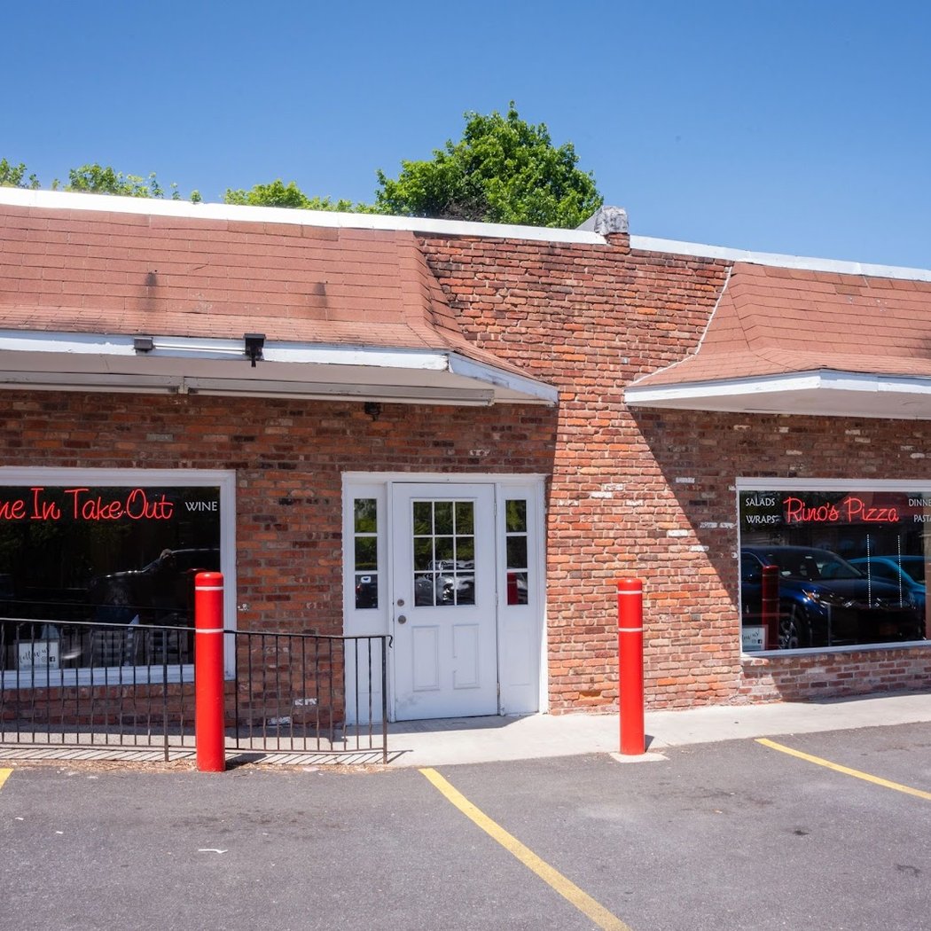 Rino's Pizza 3