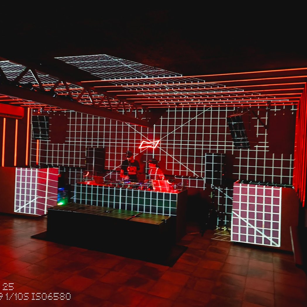 Space In Between ft. Neeka, Shantam (Live), SYEYL (Live), Visuals by Avant Studio 3