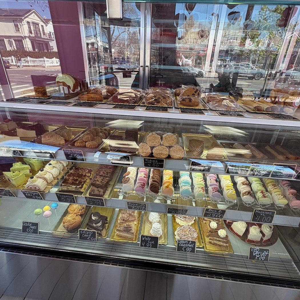 Sweet & Favorite Cake Shop 3