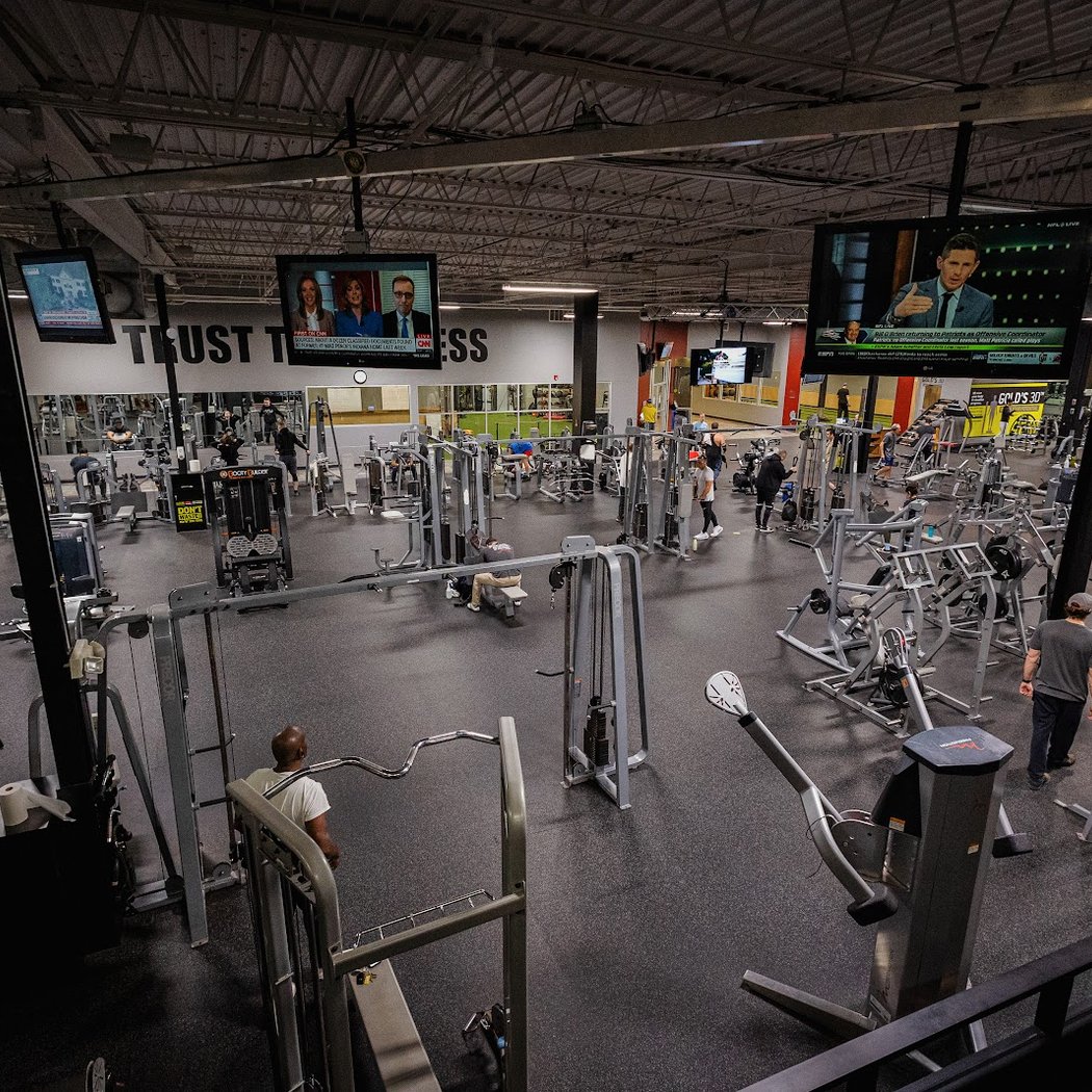 Gold's Gym 2