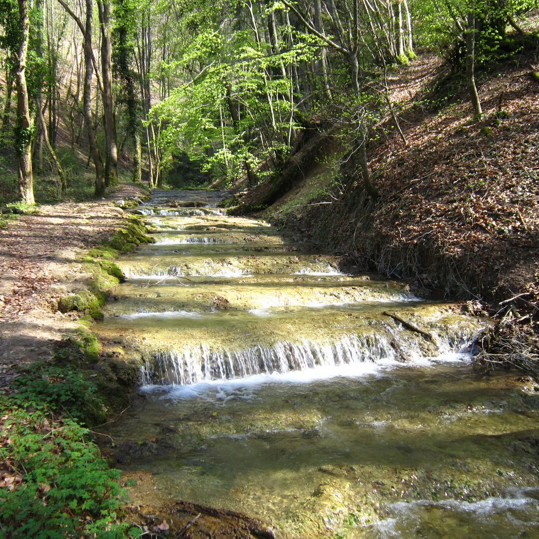 Source pétrifiante et grotte du Bel Affreux 4