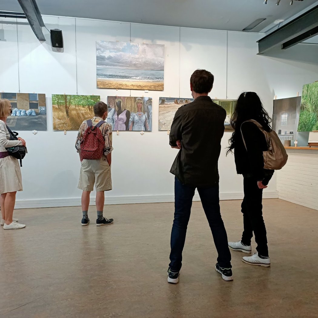 Exposition un jour de la semaine parmi tant d'autres 3