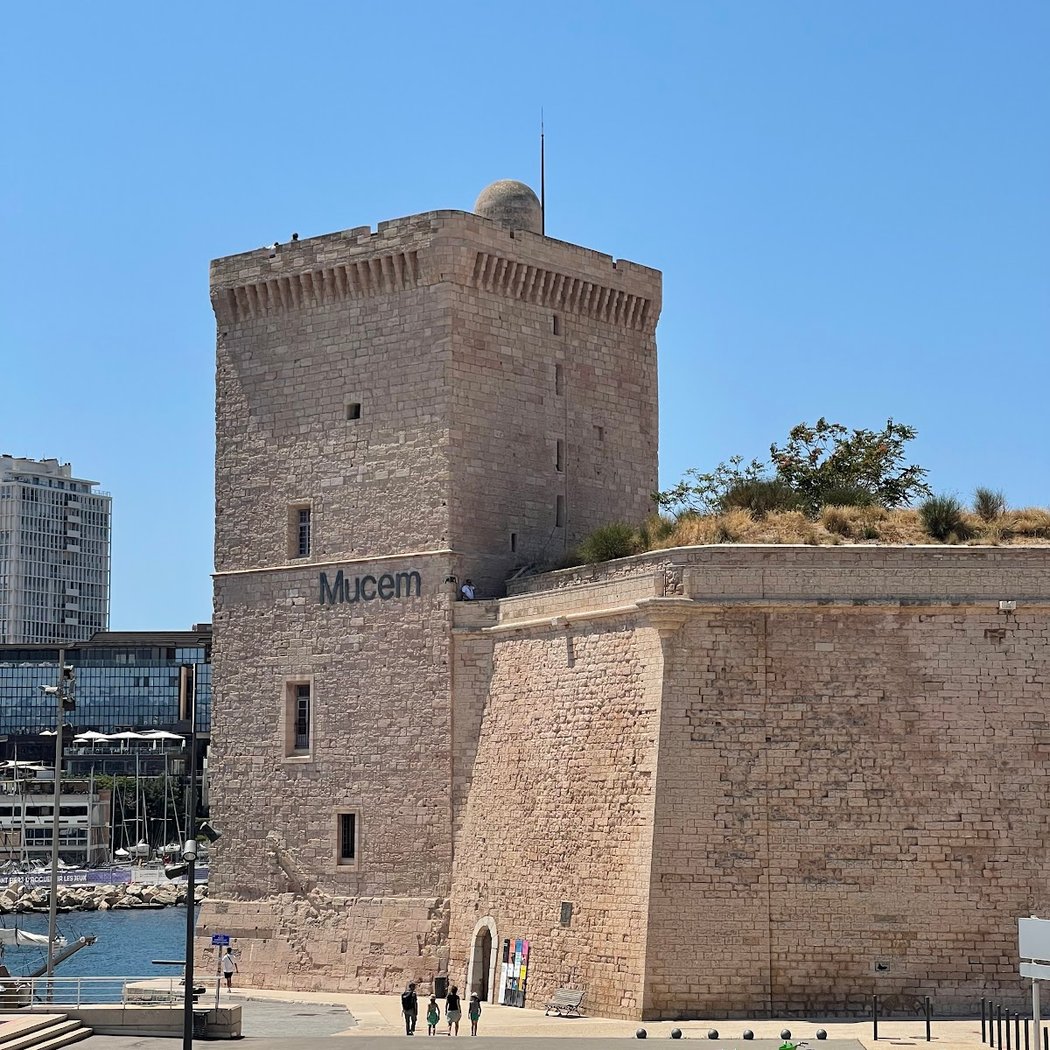 Réédition monumentale de la Bonne Mère 2