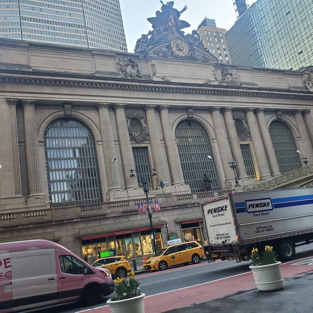 Grand Central Racquet Stringer 2