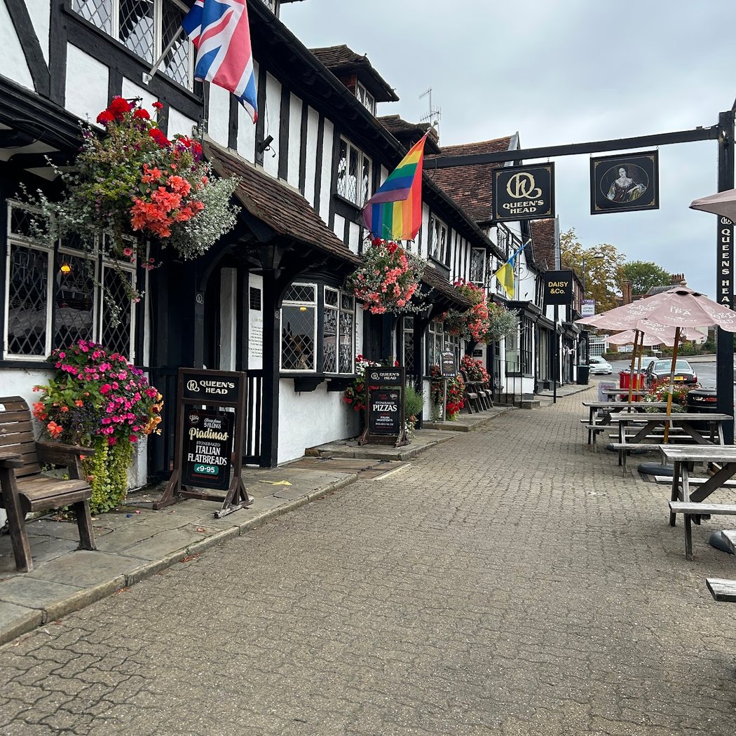 The Queen's Head 5