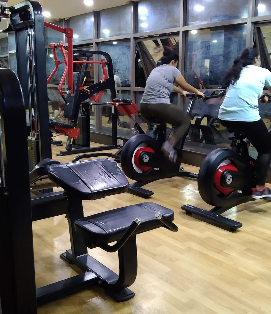 Live fitness gym - best gym in Koramangala 3