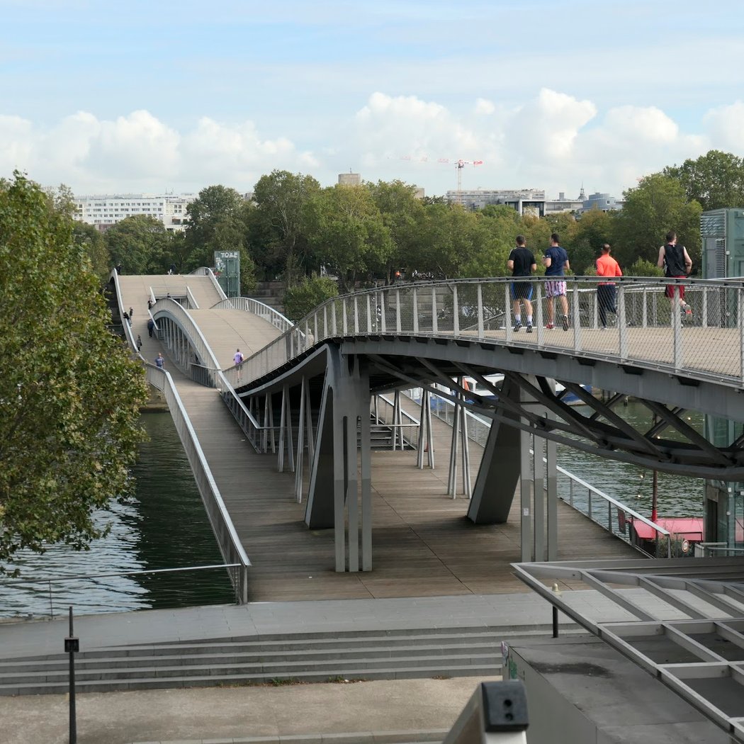 Passerelle Simone-de-Beauvoir 1