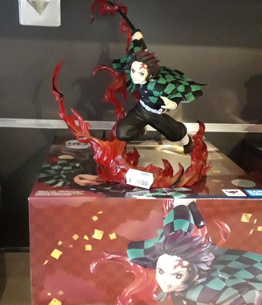 La Caverne du Japon ( Figurine import) 1
