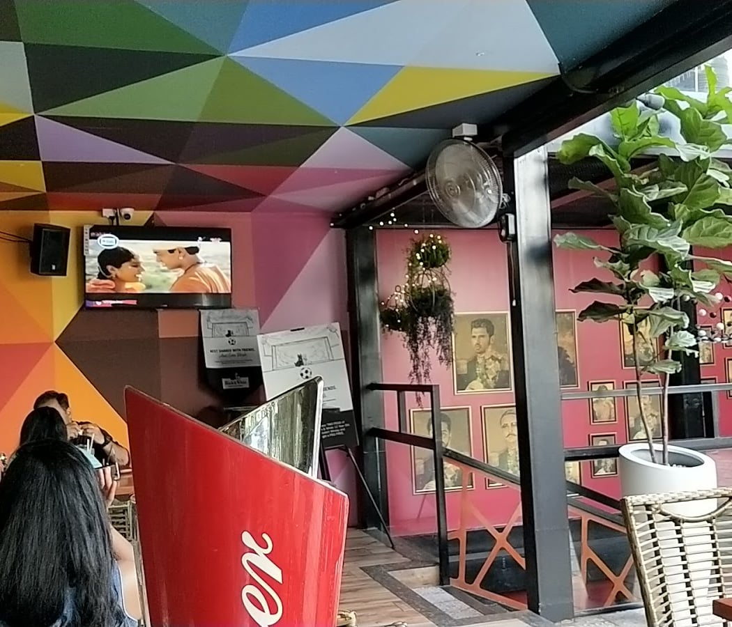 Gilly’s 104 Bar 2