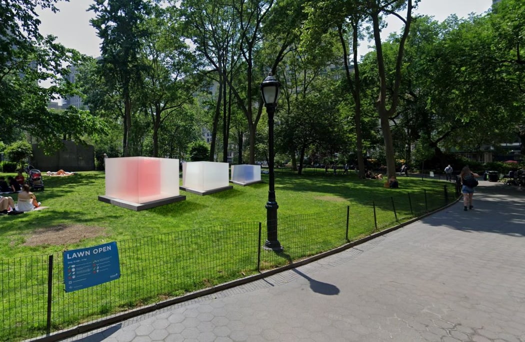 Larry Bell Outdoor Exhibition 1