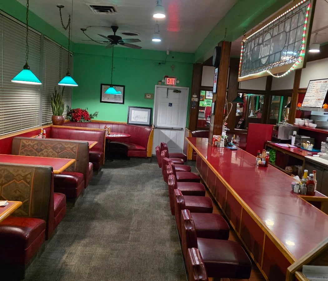 Dina's Family Restaurant 3