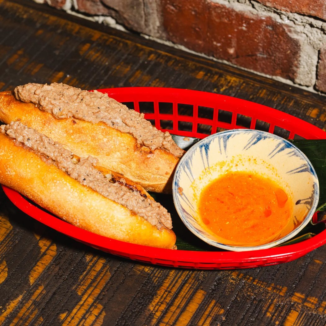 Bánh 2