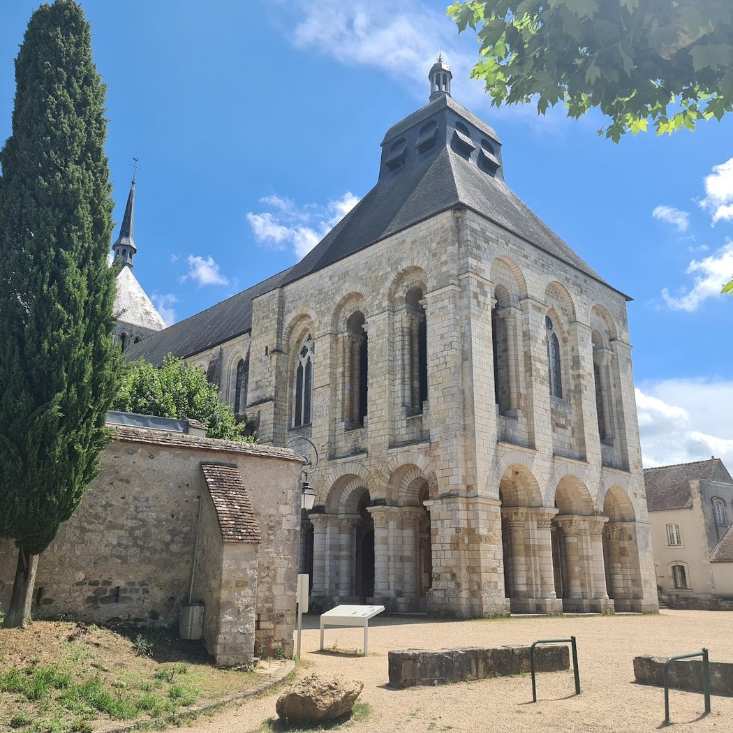 Fleury Abbey 4