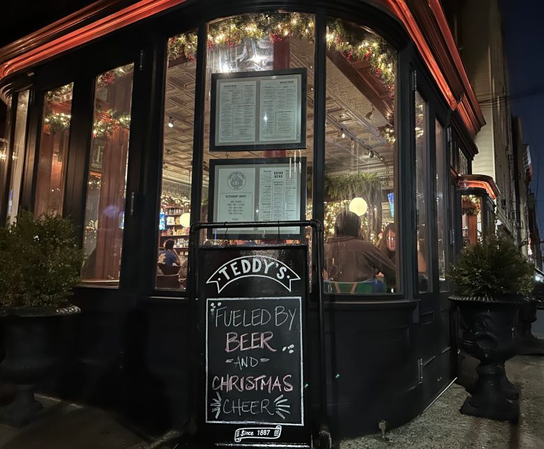 Teddy's Bar & Grill 2