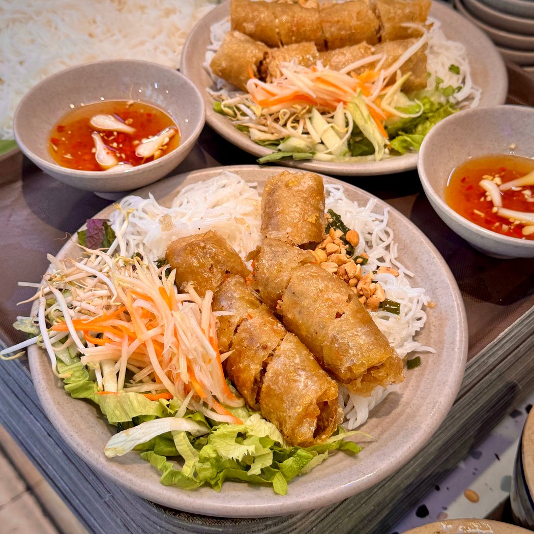 Ben Nghe Street Food 1