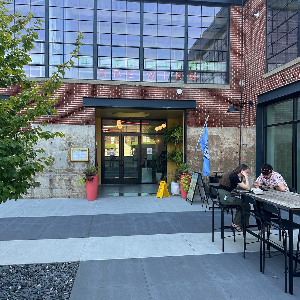 Elsewhere Brewing Greenhouse Taproom - West Midtown 3
