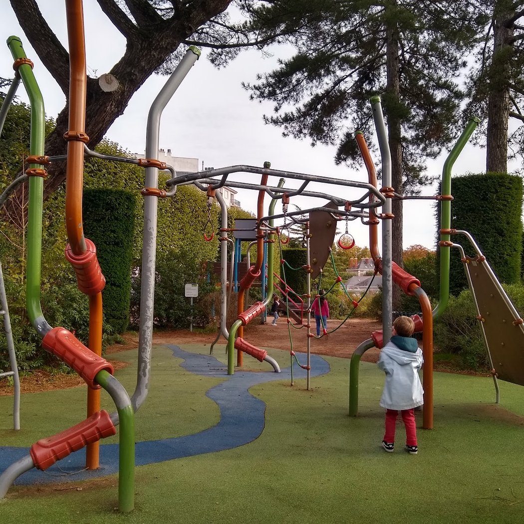 Aire de jeux pour enfants 1
