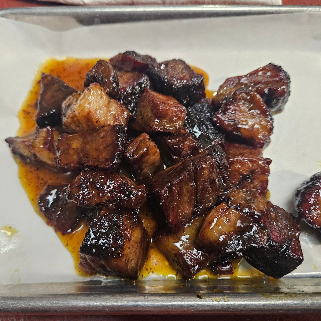 Smoking Pig BBQ 1