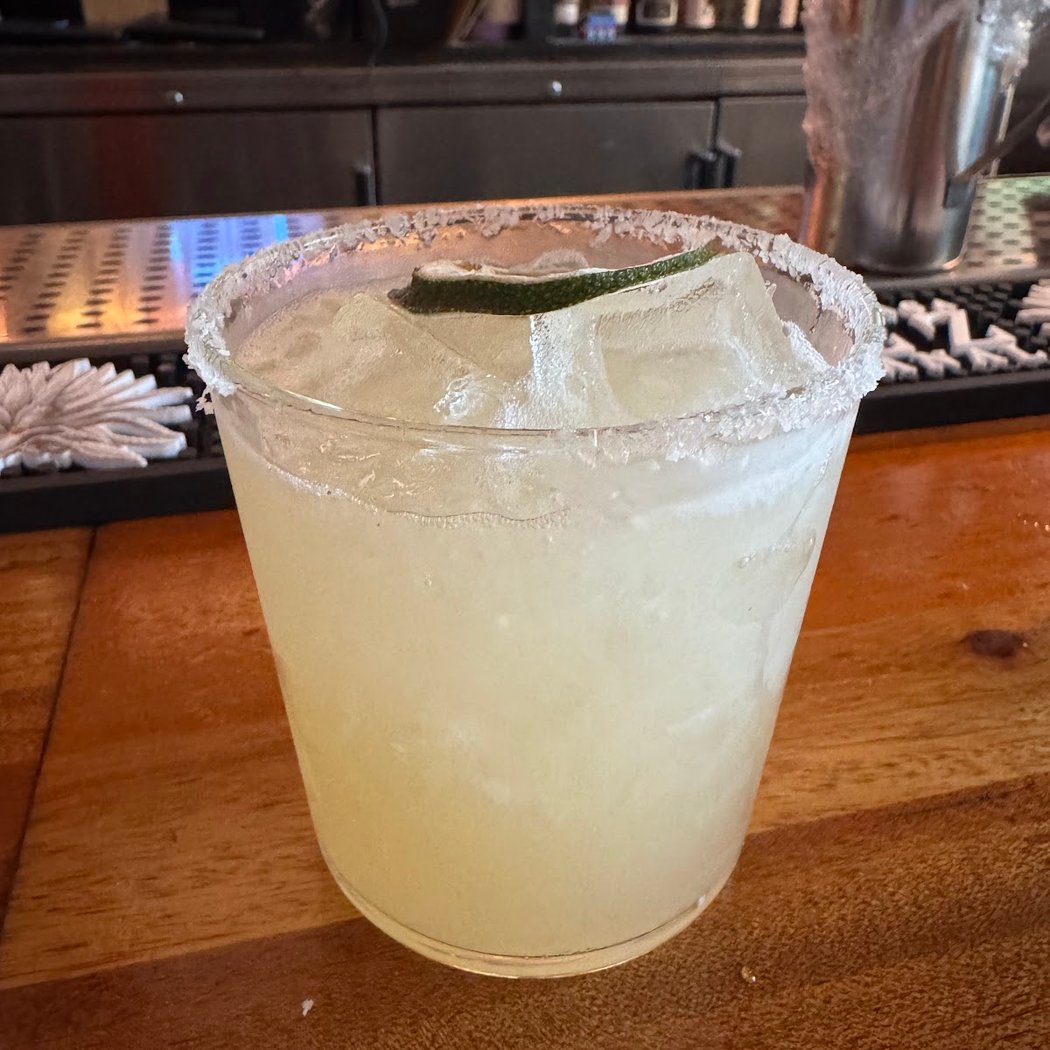 MERRY MOSTO HOLIDAY POP-UP BAR 1