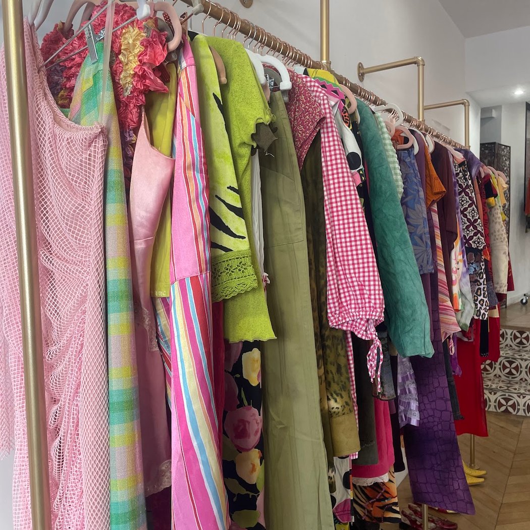 Lovely Vintage Club 1